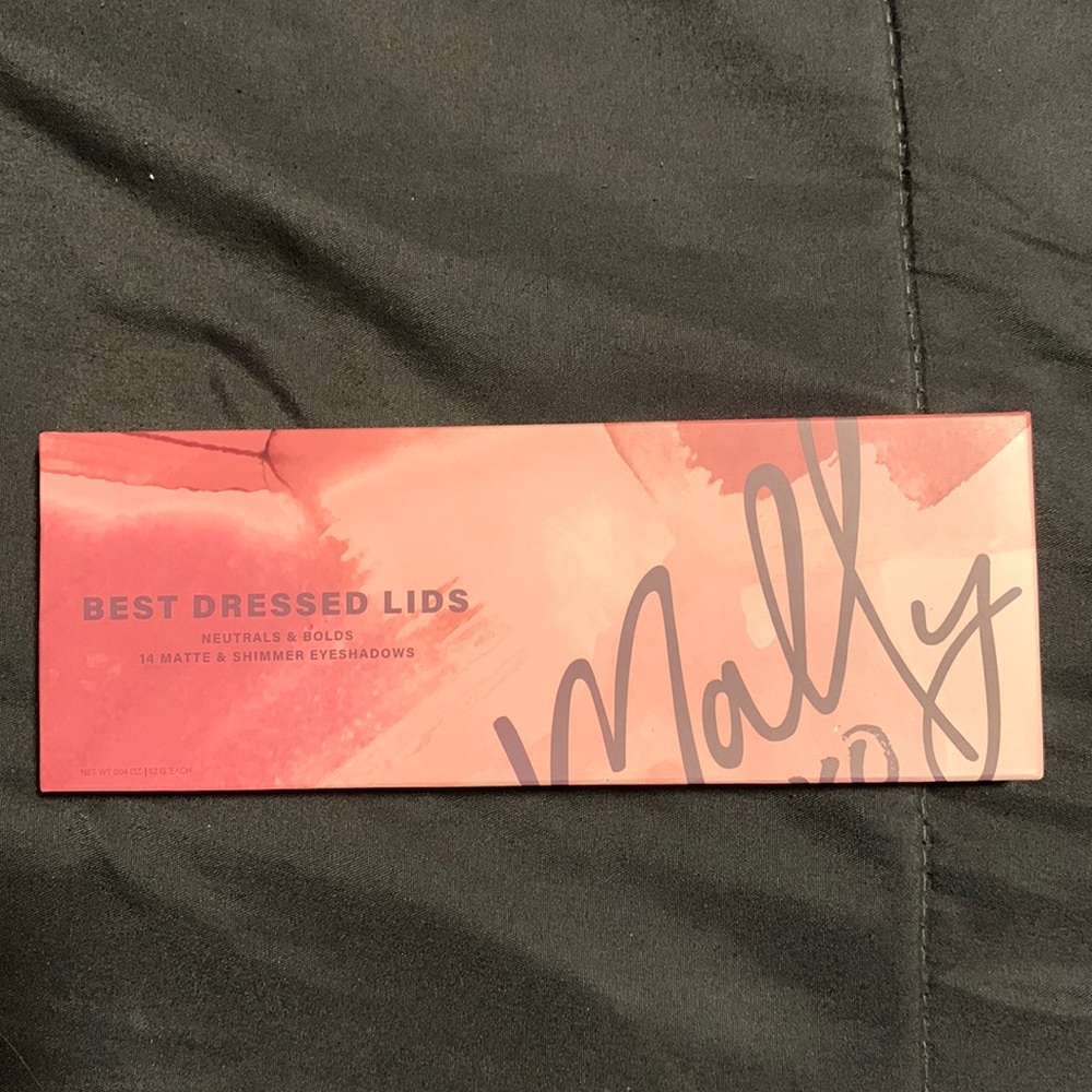 Best Dressed Lids Neutrals & Bolds 14 Matte & Shimmer Eyeshadows